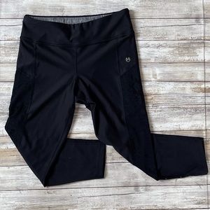 Maaji Active Black Mesh Lace Capri Legging {EUC}
